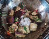 Foto langkah ke 7 dari resep Terong Kucai Khas Singapore.