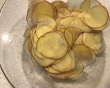 Foto del paso 2 de la receta: Tacitas de papa con huevo y queso