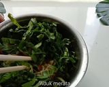 Foto langkah ke 3 dari resep Martabak mie sayur.