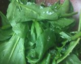 A picture of step 1 of Palak soup.