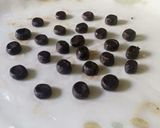 ચોકોચિપ્સ વિથ ડેટ્સ્ લડ્ડ(Dates choco chips laddu recipe in Gujarati) રેસીપી સ્ટેપ1ફોટો