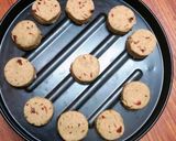 A picture of step 5 of Jowar/Sorghum & Chilli Flakes Biscuits.