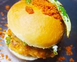 A picture of step 9 of Vada Pav /aloo chop burger.