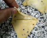 A picture of step 7 of Fried potatoes and chicken samosa.