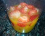 Foto del paso 1 de la receta: Zumo de naranja y fresas