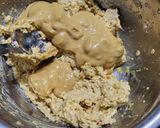 Foto del paso 2 de la receta: Galletitas de avena con crema de maní y nueces sin gluten sin azúcar