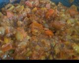 A picture of step 3 of Gobhi Matar Keema.