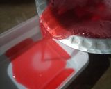 A picture of step 3 of Rafhan strawberry jelly.