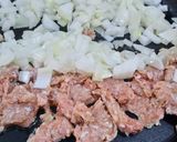 Une image de l'étape 2 de Des enveloppes farcies au cheddar râpé et viande hachée.