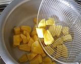 A picture of step 4 of Patatas Bravas.