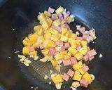 Hình bước làm 1 của món Cơm Chiên Thịt Spam Trái Thơm