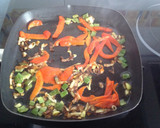Foto del paso 1 de la receta: Atún con tomate y morrón