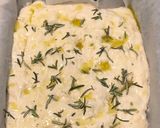 Foto del passaggio 2 della ricetta Focaccia tipo genovese soffice e alta