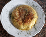 Foto del paso 6 de la receta: Tortilla de ajetes con queso