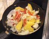Hình bước làm 4 của món Cá tầm nấu canh măng chua