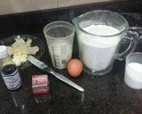 Foto del paso 1 de la receta: Medialunas de manteca