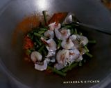 Foto langkah ke 4 dari resep Sambal Goreng Kacang Panjang, Tempe & Udang.