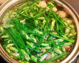 Hình bước làm 2 của món Canh Bông Hẹ Nấu Nấm Đậu Hủ Non Chay