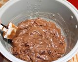 Фото кроку 2 до Какой же он вкусный, шоколадный торт с вишней.