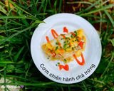 Hình bước làm 5 của món Cơm chiên hành chả trứng