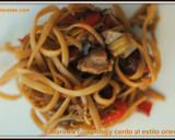 Foto del paso 1 de la receta: Tallarines con pollo y cerdo al estilo asiático