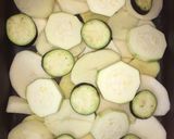 Foto del paso 3 de la receta Lomo de cerdo con patatas y verduras al horno🍆