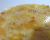 A picture of step 4 of Spanish Omelette Stuffed with Ham and Cheese.