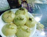 A picture of step 2 of Fried idli.
