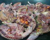 Hình bước làm 2 của món Chim cút chiên bơ