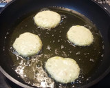 Foto del paso 3 de la receta: Tortillitas de bacalao con gambas