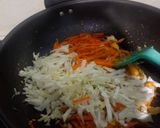 Foto langkah ke 3 dari resep Tumis Telur Wortel dan Kol.