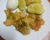 Foto del paso 2 de la receta: Merluza rebozada al limón con papas cocidas, mojo y huevo duro