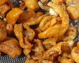Hình bước làm 1 của món Da gà chiên mắm tỏi