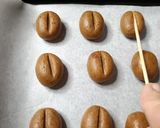 Foto langkah ke 2 dari resep Coffee Bean Cookies.