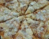 Foto langkah ke 5 dari resep Pizza teflon empuk tanpa telur.