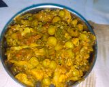 A picture of step 4 of Pea, Spinach, and Cauliflower Vegetable Curry.