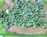 Foto del paso 2 de la receta: Pescado con Guisantes (Lekue)