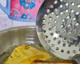 A picture of step 4 of Bread Pakoda.