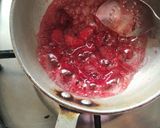 A picture of step 1 of Strawberry shake.