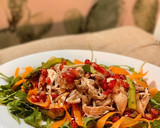 Foto del paso 3 de la receta: Ensalada de perdiz en escabeche con crudités y granada