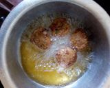A picture of step 6 of Chibundiro Rice Balls.