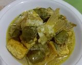 Foto langkah ke 5 dari resep Ikan Asin Masak Santan kuning.