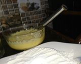 A picture of step 2 of Mango cake with mango jam.