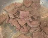 A picture of step 5 of Beef liver with grilled onions.