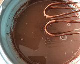 Foto del paso 4 de la receta: Bizcocho de chocolate con pepitas de chocolate blanco (Pedroche)