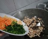 Foto langkah ke 1 dari resep Risol Ayam.