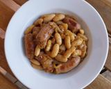 Foto del paso 6 de la receta: Butifarras encebolladas al vermut con alubias