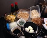 A picture of step 2 of Saoto soup.