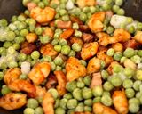 Une image de l'étape 4 de Pâtes, Crevettes, Petits Pois Façon “Tête” de Lard.