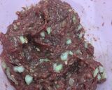 Foto langkah ke 3 dari resep Homemade beef patty burger.
